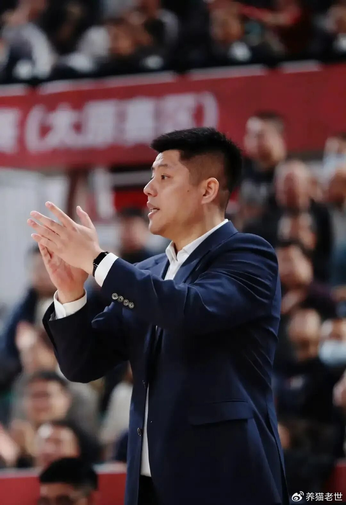 开云官网-断崖式下滑！CBA三分王成铁匠，四年顶薪合同|山西|原帅|山西男篮|吉林男篮|四川男篮_新浪体育_新浪新闻